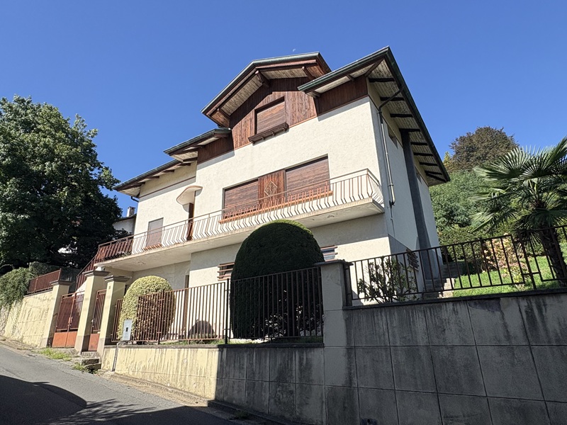 Casa indipendente Biella via Golzio 18