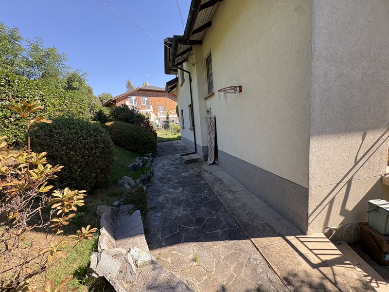 Casa indipendente Biella via Golzio 18