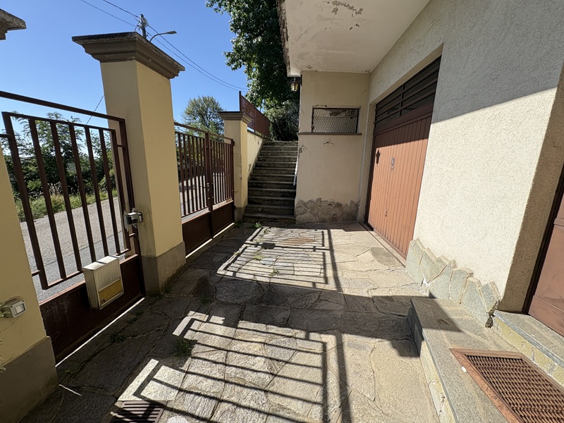 Casa indipendente Biella via Golzio 18